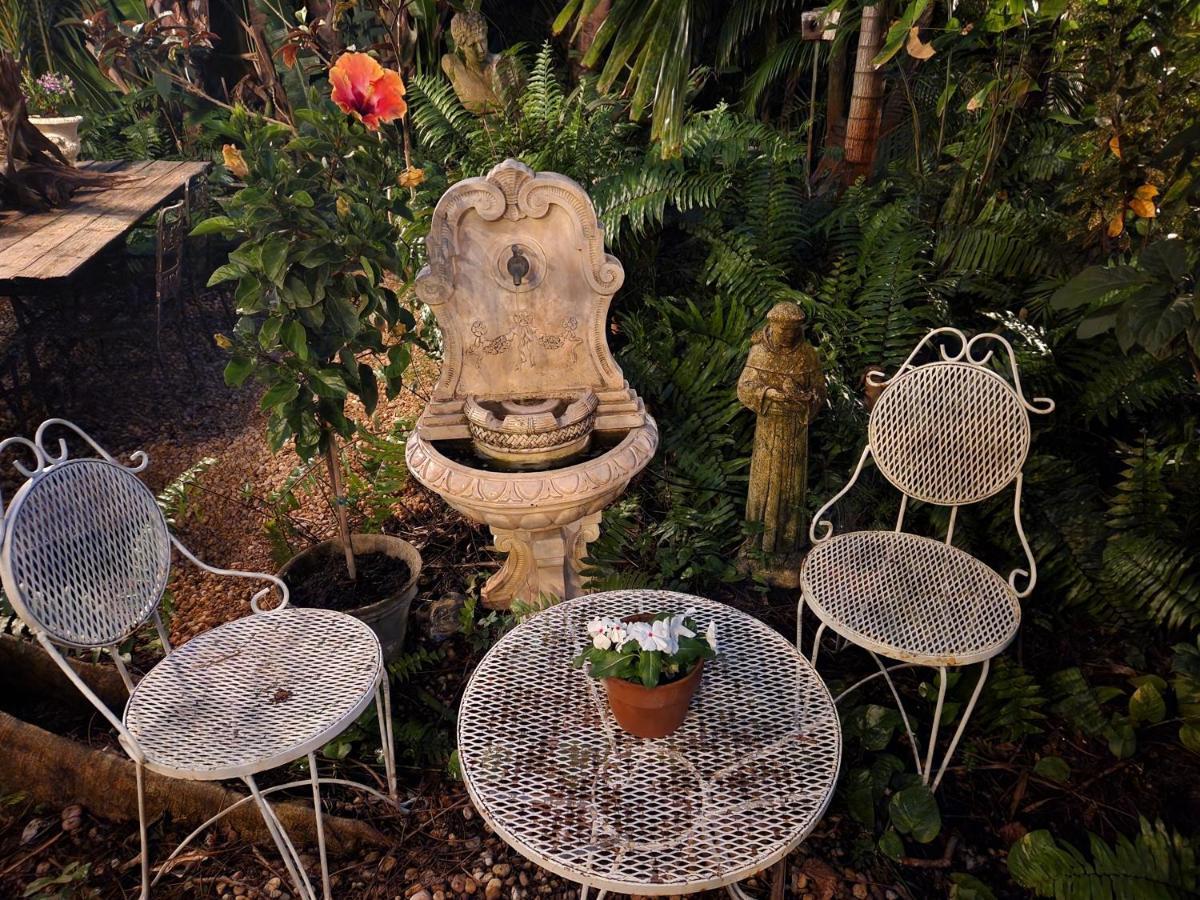 Chateau Gardens Guest house *
